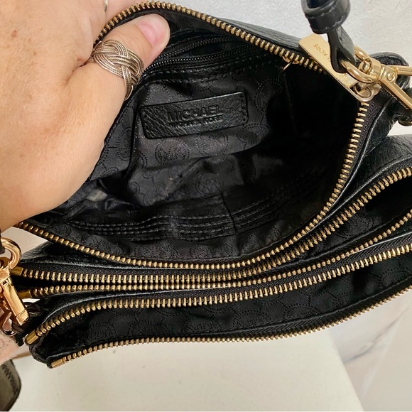 Michael KORS triple layer black leather cross body bag w gold & build in wallet - Picture 10 of 16